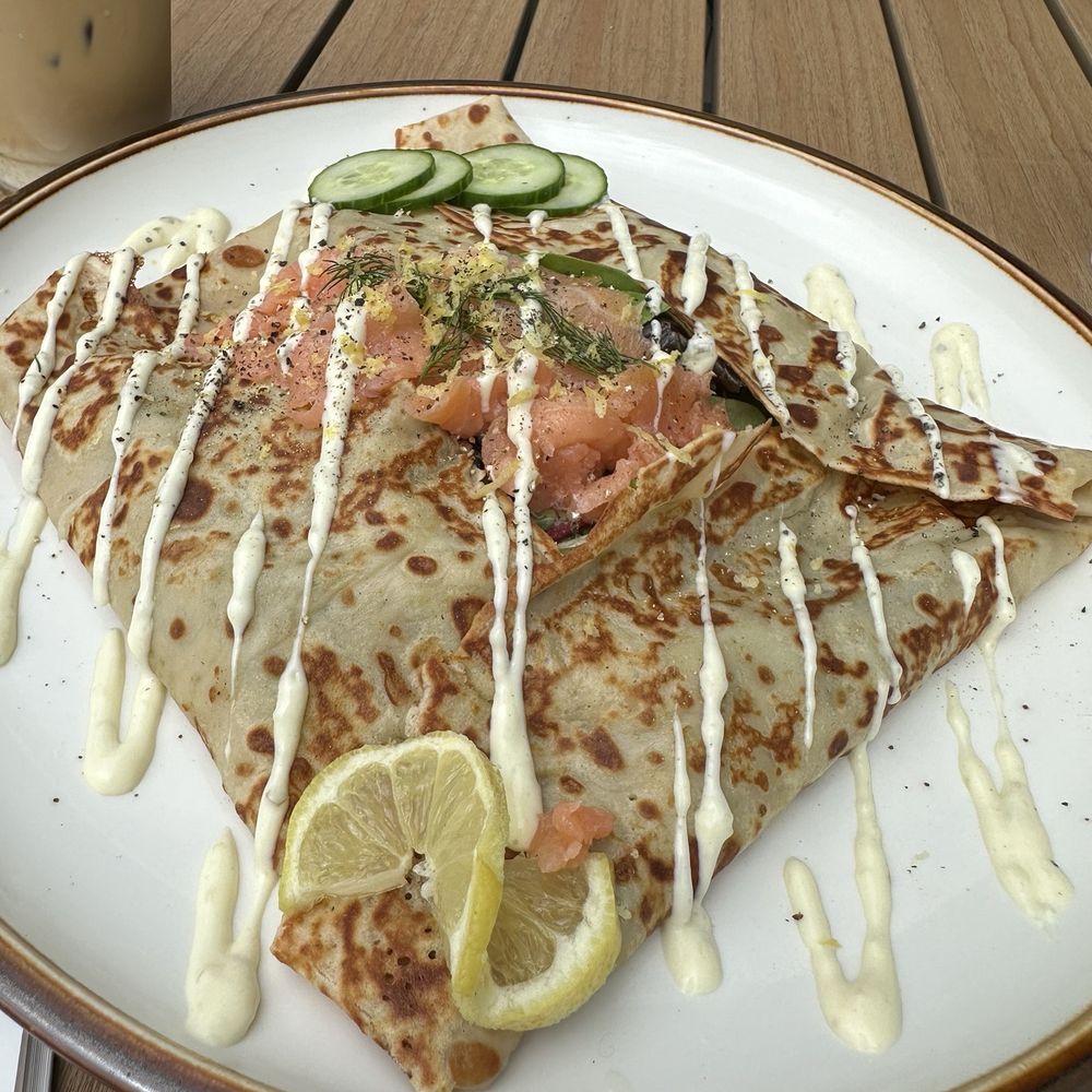 Salmon ("scandi") crepe
