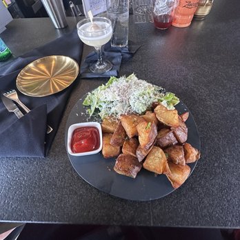 Girl Diver - Cocktail Bars Near Me - Atlanta, Georgia