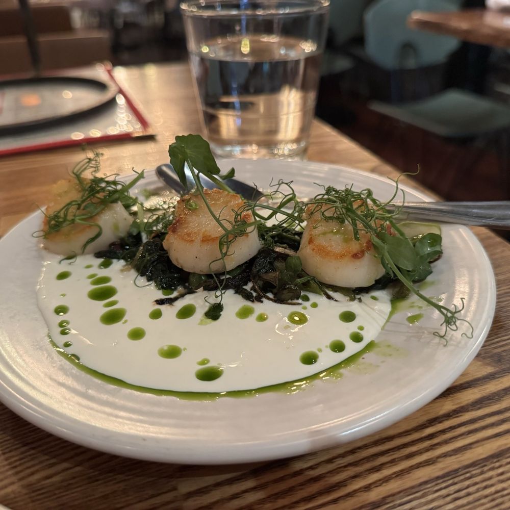 Lil Ba-Ba-Reeba! - Seared Sea Scallops - Seafood Near Me - Chicago, Illinois Lil Ba-Ba-Reeba! - Seared Sea Scallops - Seafood Near Me - Chicago, Illinois