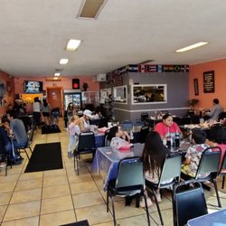 Delicias Las Catrachas - The lunch crowd
