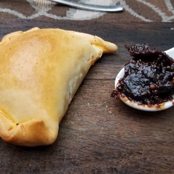 Clos de Chacras - Empanada with fig chutney - Wine Tasting Room Near Me - Luján de Cuyo, M