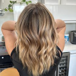 Studio 805 Salon - Highlight and Blowout