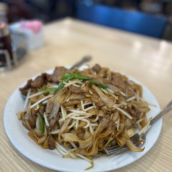 Tasty Spot Cafe - Beef chow fun with Dark Soy - Chinese Near Me - Irvine, California Tasty Spot Cafe - Beef chow fun with Dark Soy - Chinese Near Me - Irvine, California