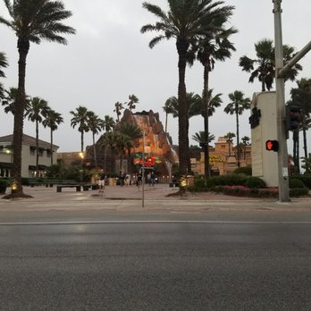 Rainforest Cafe - It rained a lot when we were here so I guess the name is appropriate - American Near Me - Galveston, Texas Rainforest Cafe - It rained a lot when we were here so I guess the name is appropriate - American Near Me - Galveston, Texas