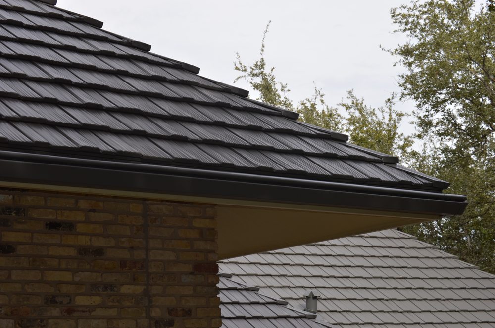 Slide of C.W. Roofing & Construction