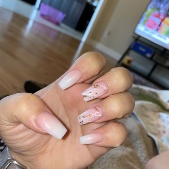 The Nail Lounge - Acrylic ombré with white marble and gold foil - Nail Salons Near Me - Moore, Oklahoma The Nail Lounge - Acrylic ombré with white marble and gold foil - Nail Salons Near Me - Moore, Oklahoma