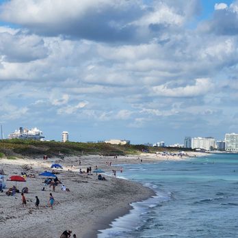 Dania Beach - You can see a few cruise ships lined up in the distance at Port Everglades. - Beaches Near Me - Dania Beach, Florida