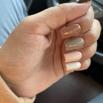 Valley Nails Salon - Chipped gel 1 hour after leaving - Nail Salons Near Me - Moreno Valley, California Valley Nails Salon - Chipped gel 1 hour after leaving - Nail Salons Near Me - Moreno Valley, California