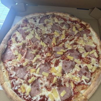 Carlsbad Pizza - Hawaiian Pie - Pizza Near Me - Nashville, Tennessee