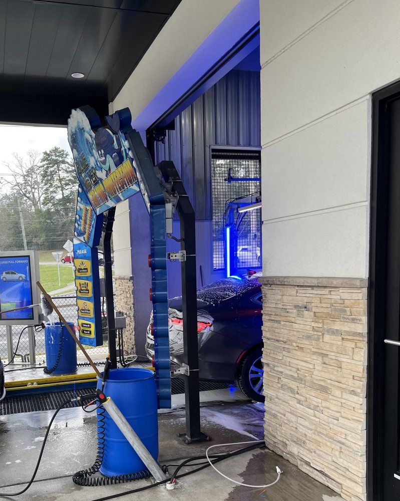 BLUE WATER CAR WASH Updated June 2024 1949 W. Tennessee Street