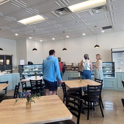 Little j's Bakeshoppe & Coffee - Entry bake counter
