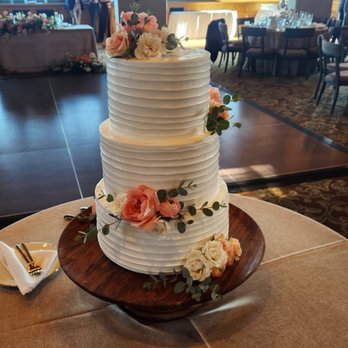 Twisted Twig Fine Florals - Cake photos - Florists Near Me Twisted Twig Fine Florals - Cake photos - Florists Near Me