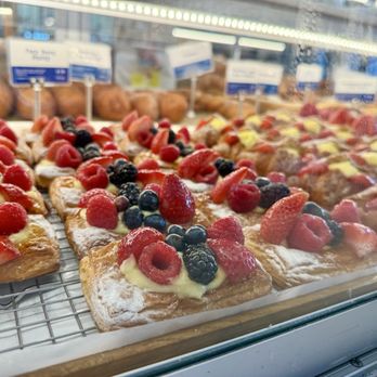 Paris Baguette - Fruit pastries - Bakeries Near Me - Buena Park, California Paris Baguette - Fruit pastries - Bakeries Near Me - Buena Park, California