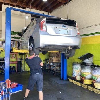 Lube King - Oil change on my Prius & they fixed my tire - Oil Change Stations Near Me - Hawthorne, California