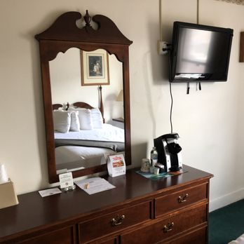 Hotel Nevada & Gambling Hall - Dresser and a Keurig coffee maker. - Hotels Near Me - Ely, Nevada