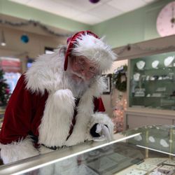 Sharbuno Jewelers - Santa shops at Sharbuno Jewelers!