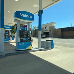 Valero - Valero Gas Station