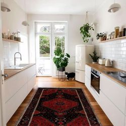 Oriental Rugs Of Scottsdale - Ensure the longevity of your Oriental rugs with our comprehensive services.
Cleaning to expert repairs and appraisals .