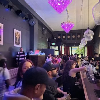Skylark - Inside - Cocktail Bars Near Me - San Francisco, California