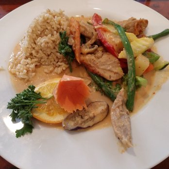 Sweet Mango Berea Thai Cuisine - Duck in a spicy curry sauce - Thai Near Me - Berea, Ohio Sweet Mango Berea Thai Cuisine - Duck in a spicy curry sauce - Thai Near Me - Berea, Ohio