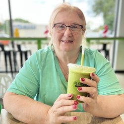 Blenderz Smoothies & Bowls - Delicious and healthy.