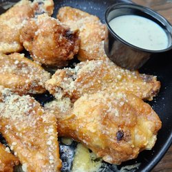 Wolfey's Bistro & Pub - Garlic Parm wings