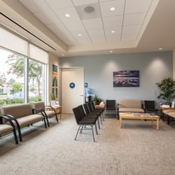 Minimally Invasive Surgeons of North County - Front lobby