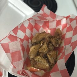Freakyz Wingz - Lemon pepper wings!