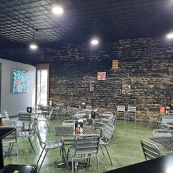 The Corner- Pizza and Alehouse - Inside getting a bit smokey.