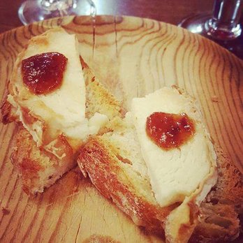 Stop El Leon De Oro - Queso. - Tapas Bars Near Me - Madrid, M