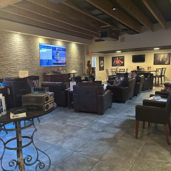 Casa Perfecto Cigars - Indoor Cigar Lounge and workstations - Cigar Bars Near Me - St. Petersburg, Florida Casa Perfecto Cigars - Indoor Cigar Lounge and workstations - Cigar Bars Near Me - St. Petersburg, Florida