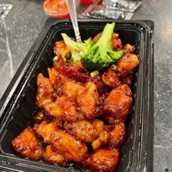 Hunan Lion - General Tso's chicken