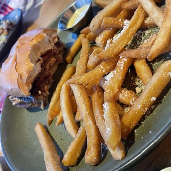 Metropolitan Tavern - bacon cheese burger - New American Near Me - Portland, Oregon Metropolitan Tavern - bacon cheese burger - New American Near Me - Portland, Oregon
