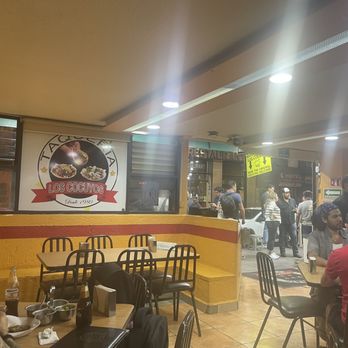 Taquería Los Cocuyos - Inside - Street Vendors Near Me - México, D.F., DIF