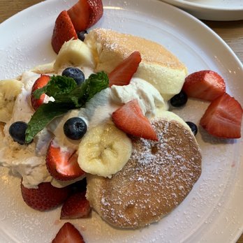 Flipper’s - fresh fruit soufflé pancakes - Pancakes Near Me - New York, New York Flipper’s - fresh fruit soufflé pancakes - Pancakes Near Me - New York, New York