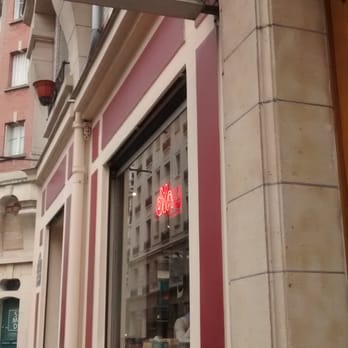Oya - The outside of Oya - Arts & Entertainment Near Me - Paris, 75