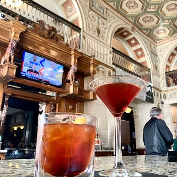 The Brown Hotel - Old Fashioned and a Manhattan - Hotels Near Me - Louisville, Kentucky The Brown Hotel - Old Fashioned and a Manhattan - Hotels Near Me - Louisville, Kentucky