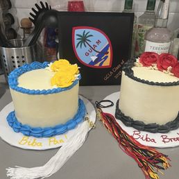 2 cakes, 10 servings each. Perfect for our small grad party 2 cakes, 10 servings each. Perfect for our small grad party