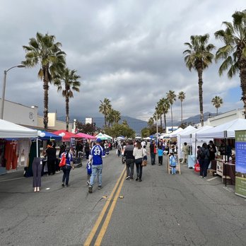 Downtown Arcadia Holiday Fair - Festivals Near Me - Arcadia, California