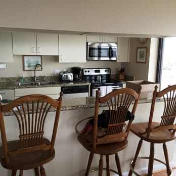The Galvestonian - Kitchen - Hotels Near Me - Galveston, Texas
