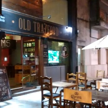 Old Traford - La fachada del local - Beer Bar Near Me - Rosario, S