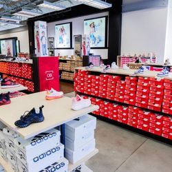 Off Broadway Shoe Warehouse