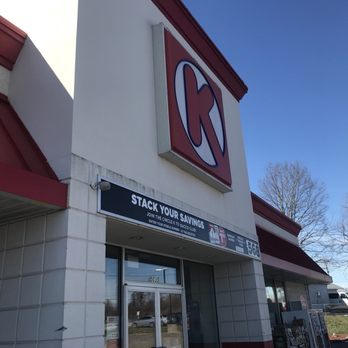 Circle K - the outside of a building with a red and white sign - Gas Stations Near Me - Hamilton, Ohio