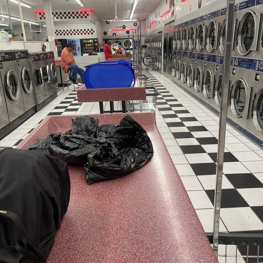 Main Street Laundry - Laundromat Near Me - Kansas City, Missouri Main Street Laundry - Laundromat Near Me - Kansas City, Missouri