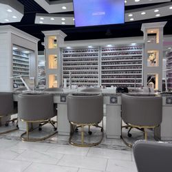 Lavish Nail Spa