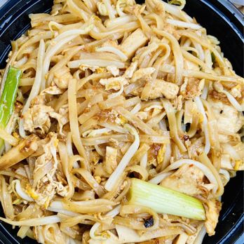 Thai Delish Kitchen - Chicken Pad Thai no peanuts - Thai Near Me - Victor, New York