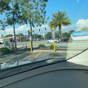 McDonald's - Drive thru parking spots - Fast Food Near Me - Largo, Florida