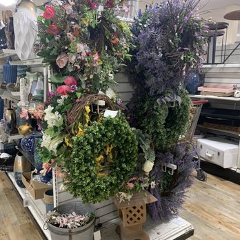 TJ Maxx/HomeGoods - Department Stores Near Me - Tustin, California TJ Maxx/HomeGoods - Department Stores Near Me - Tustin, California