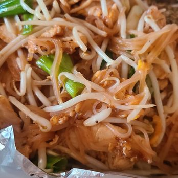River 9 Thai - chicken pad Thai - Thai Near Me - Las Vegas, Nevada