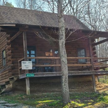 Getaway Cabins - BEARS DEN 27 - Vacation Rentals Near Me - South Bloomingville, Ohio Getaway Cabins - BEARS DEN 27 - Vacation Rentals Near Me - South Bloomingville, Ohio